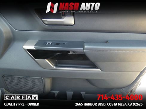 Used 2025 Toyota Tundra Limited AWD/4WD image 39
