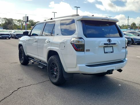 Used 2023 Toyota 4Runner SR5 Premium w/ Moonroof Package RWD image 4