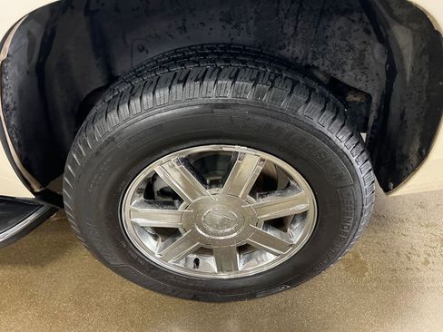 Used 2007 Cadillac Escalade AWD w/ Climate Package image 54