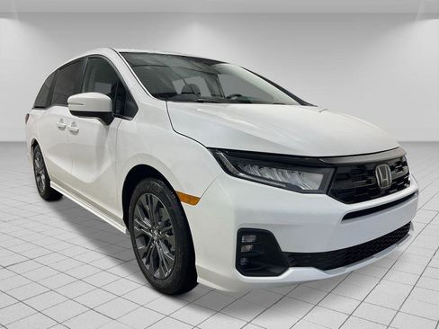 New 2026 Honda Odyssey Touring image 9