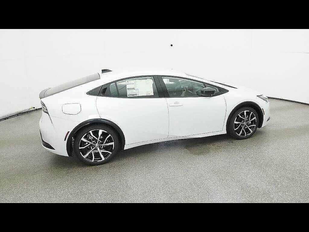 New 2026 Toyota Prius Plug-In Hybrid FWD image 35