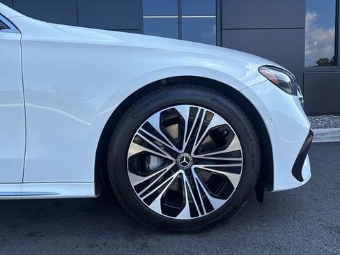 Used 2024 Mercedes-Benz E 350 4MATIC Sedan image 9