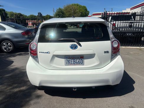 Used 2014 Toyota Prius C Three image 5
