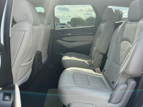 Used 2023 Buick Enclave Avenir w/ Avenir Technology Package AWD/4WD image 18