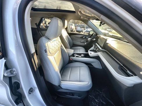 New 2026 Ford Explorer Platinum w/ LUX Leather Package image 28