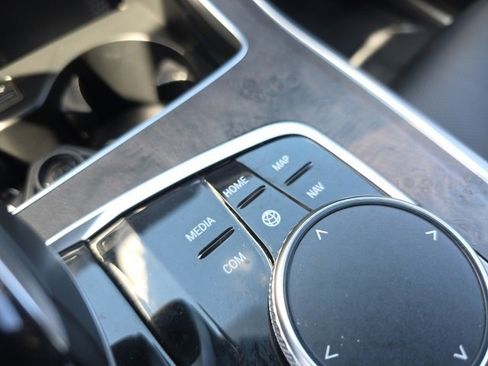 Used 2023 BMW X5 xDrive40i w/ Premium Package image 34