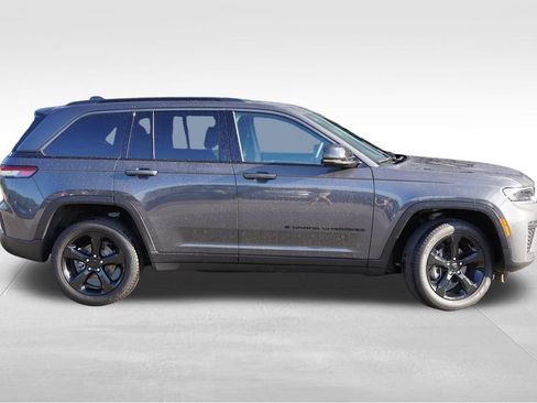 Certified 2026 Jeep Grand Cherokee Limited w/ Limited Altitude Package AWD/4WD image 3