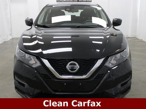 Used 2020 Nissan Rogue Sport S image 2