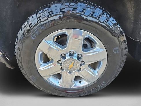 Used 2022 Chevrolet Silverado 2500 LTZ w/ LTZ Premium Package AWD/4WD image 9