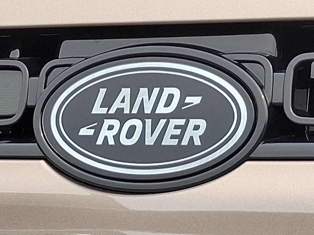 New 2026 Land Rover Defender 110 OCTA AWD/4WD image 20
