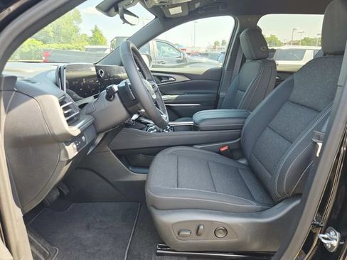 New 2026 Chevrolet Traverse LT w/ Driver Confidence Package FWD image 8