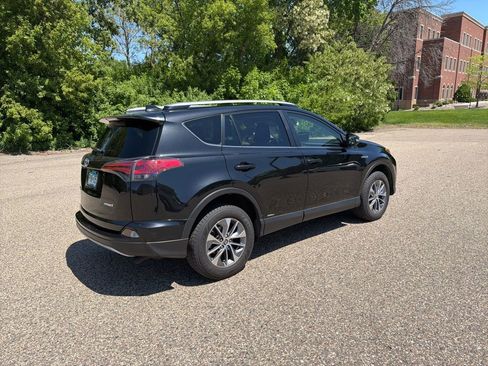 Used 2018 Toyota RAV4 LE w/ Carpet Mat Package AWD/4WD image 21
