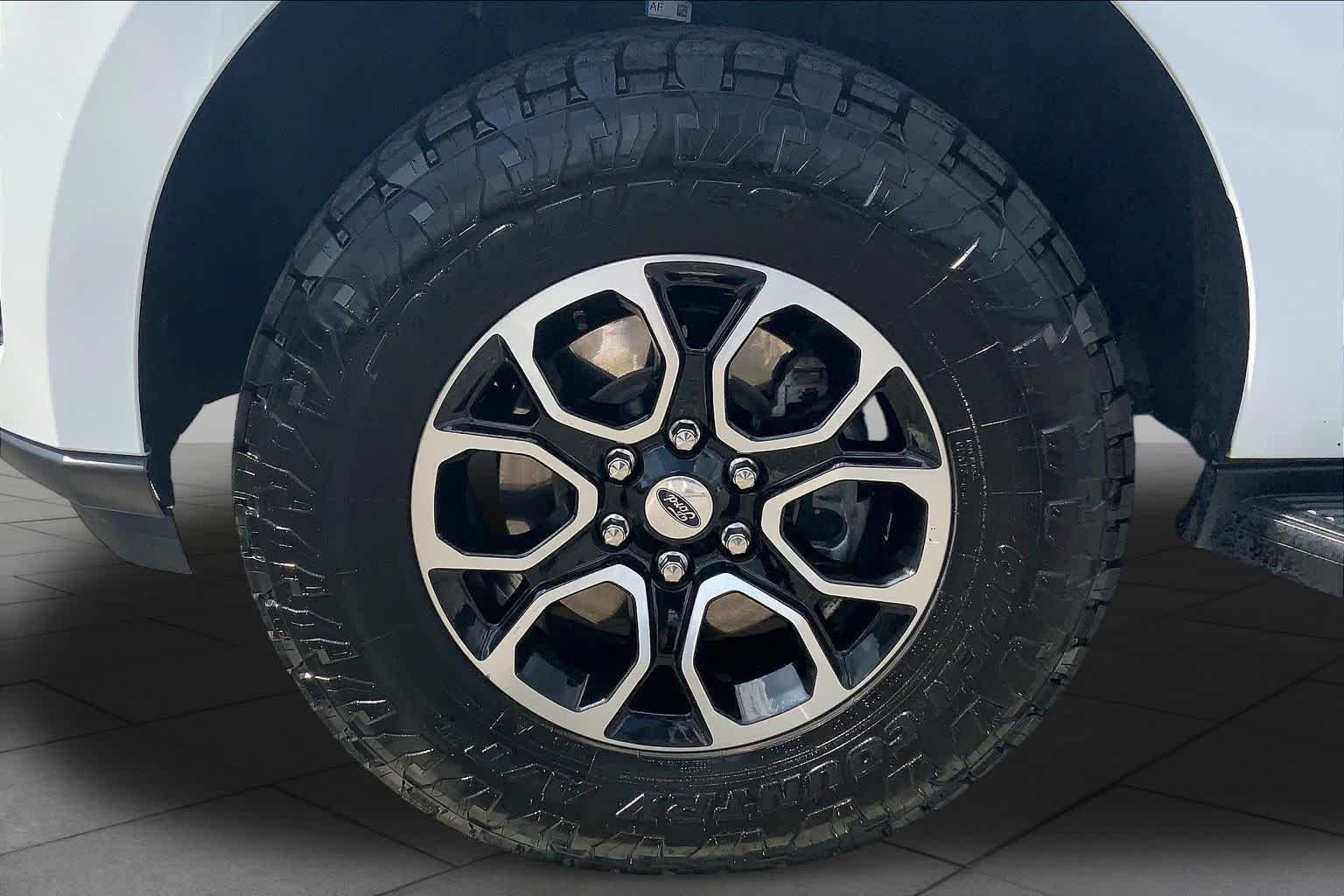 Used 2024 Ford Expedition XLT AWD/4WD image 11