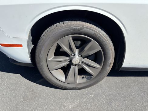 Used 2020 Dodge Challenger SXT RWD image 12