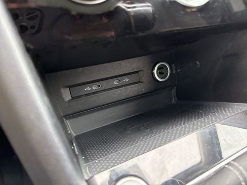 Used 2023 Volkswagen Taos SE w/ Panoramic Sunroof Package image 26