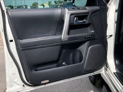 Used 2021 Toyota 4Runner Limited AWD/4WD image 17