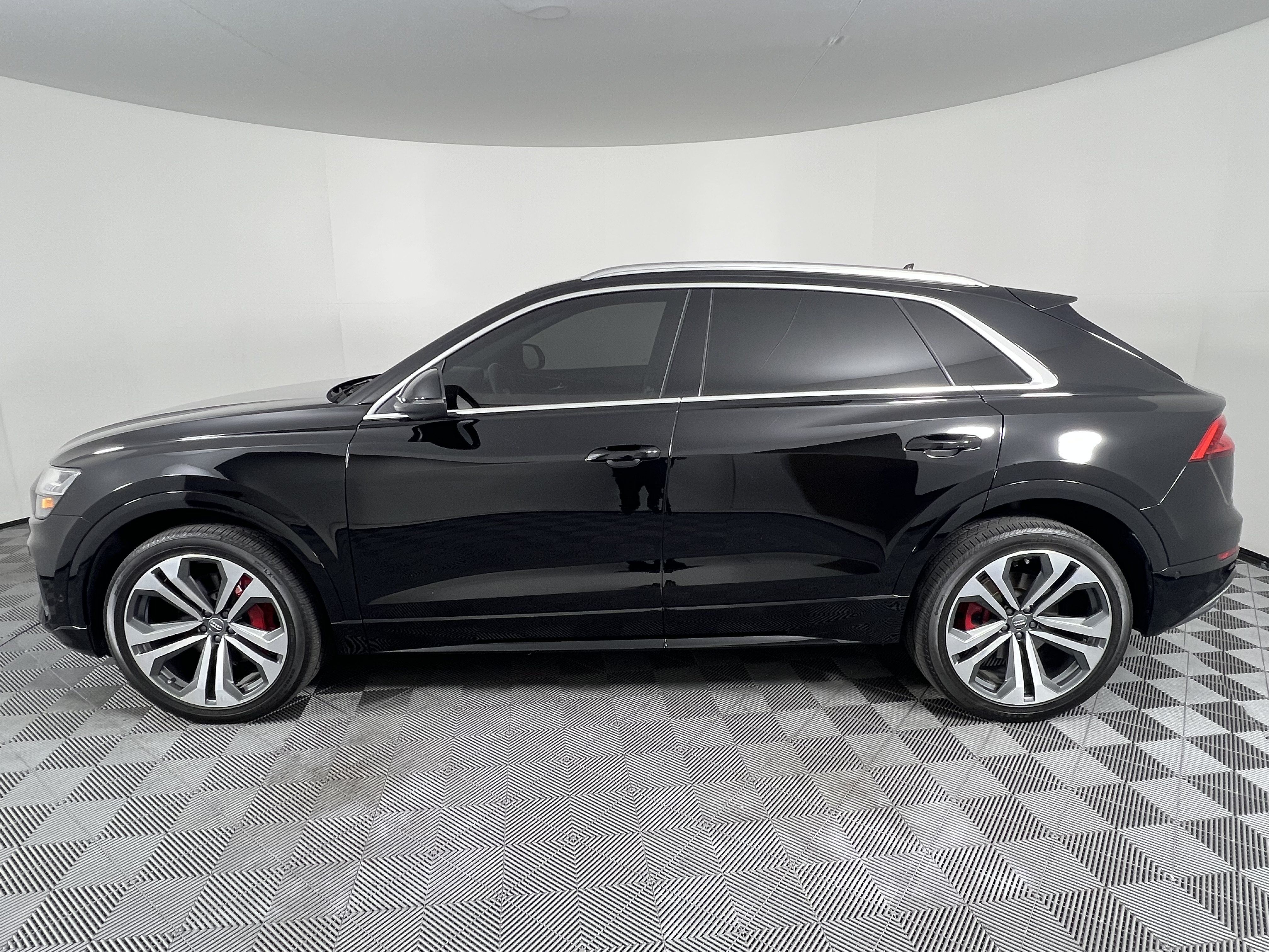 Used 2019 Audi Q8 Prestige w/ Interior Protection Package AWD/4WD image 9