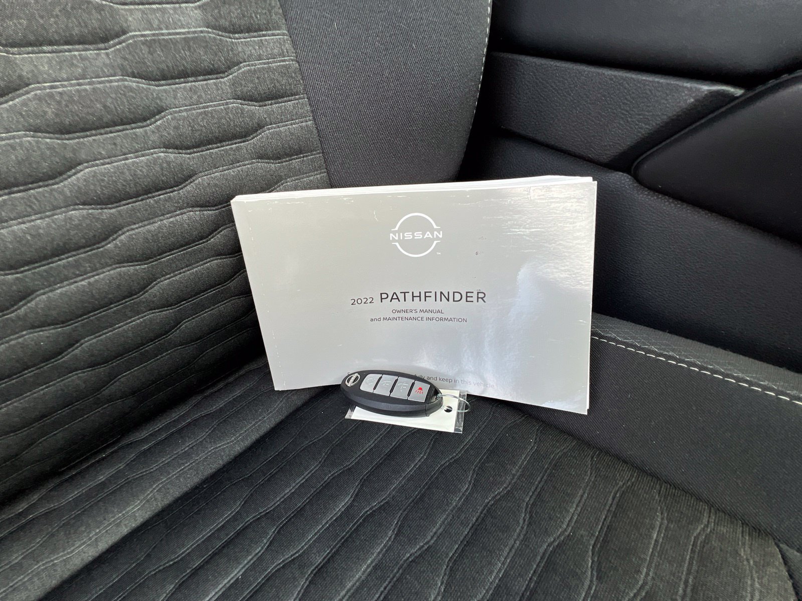 Used 2022 Nissan Pathfinder SV AWD/4WD image 56