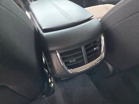 Used 2025 Chevrolet Malibu LT FWD image 18