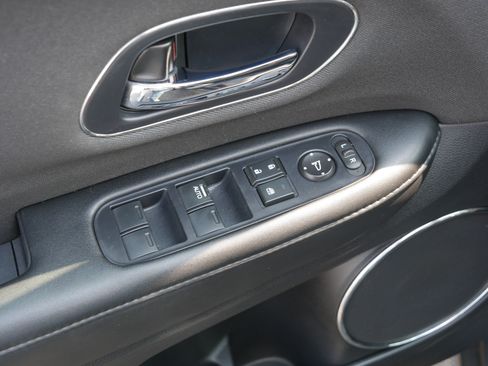 Used 2019 Honda HR-V EX image 19