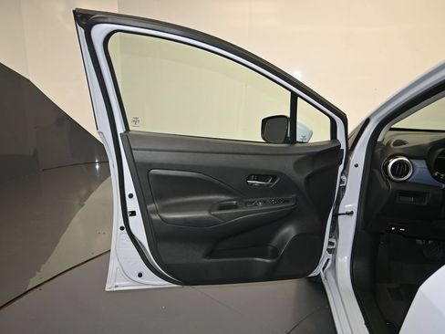 Certified 2024 Nissan Versa SV FWD image 10