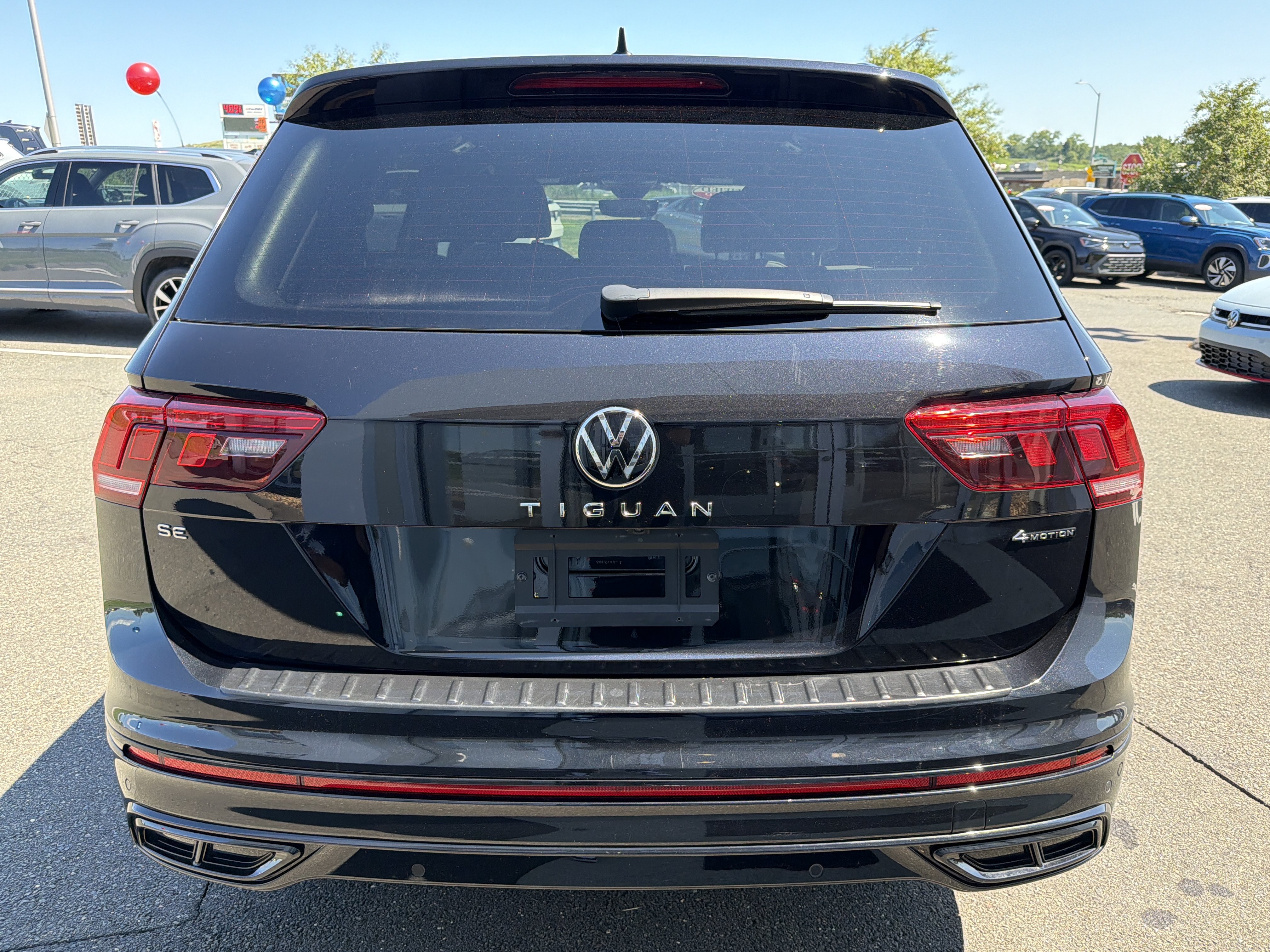 Certified 2023 Volkswagen Tiguan SE R-Line AWD/4WD image 5