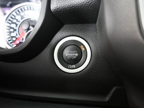 Used 2022 RAM 1500 Big Horn AWD/4WD image 33