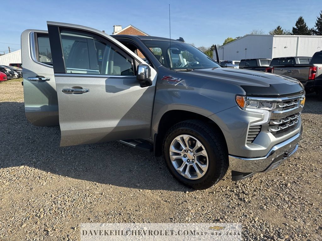 Certified 2025 Chevrolet Silverado 1500 LTZ AWD/4WD image 35