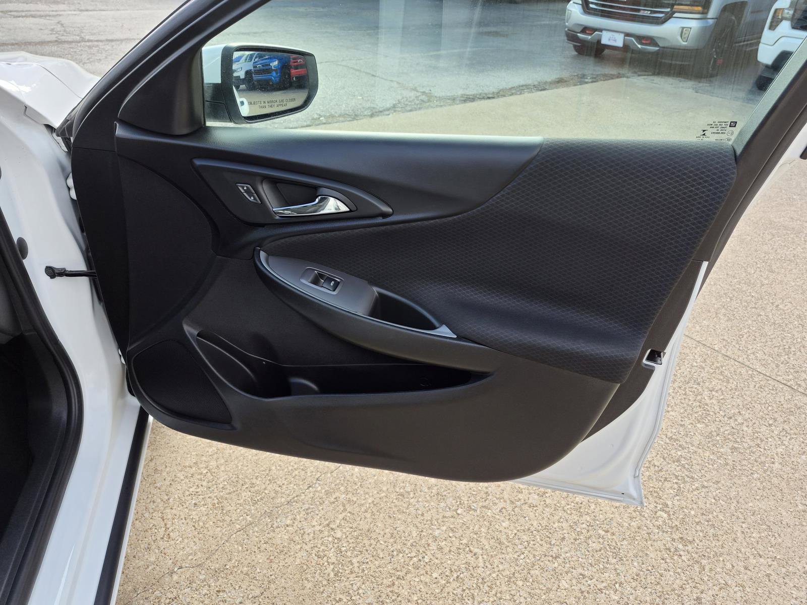 Used 2025 Chevrolet Malibu LT FWD image 9