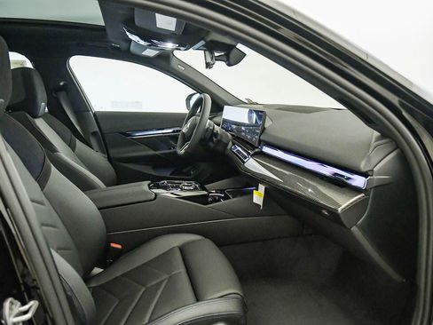 New 2026 BMW 550e xDrive AWD/4WD image 15