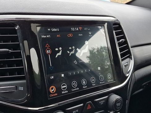 Used 2021 Jeep Grand Cherokee Laredo X image 17