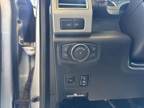 Used 2017 Ford F250 Lariat w/ Lariat Ultimate Package AWD/4WD image 33