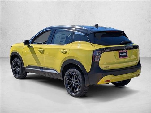New 2026 Nissan Kicks SR w/ SR Premium Package FWD image 9