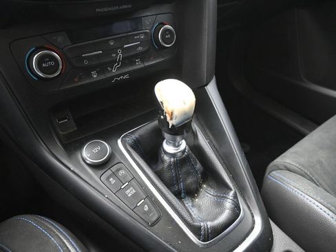 Used 2016 Ford Focus RS image 4