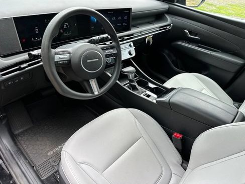 Used 2025 Hyundai Santa Cruz SEL AWD/4WD image 14
