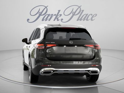 Used 2026 Mercedes-Benz GLC 300 image 16