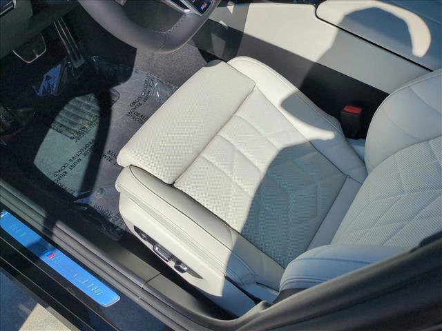 New 2027 BMW 550e xDrive w/ Premium Package AWD/4WD image 4