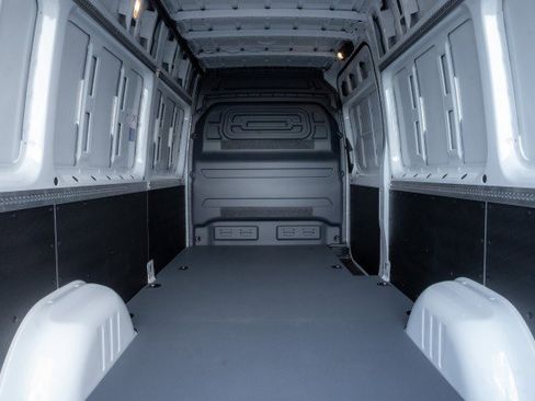 New 2025 Mercedes-Benz Sprinter 2500 image 10