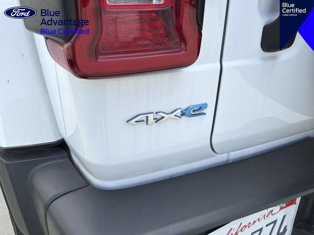 Used 2023 Jeep Wrangler Unlimited Sahara w/ Safety Group AWD/4WD image 16
