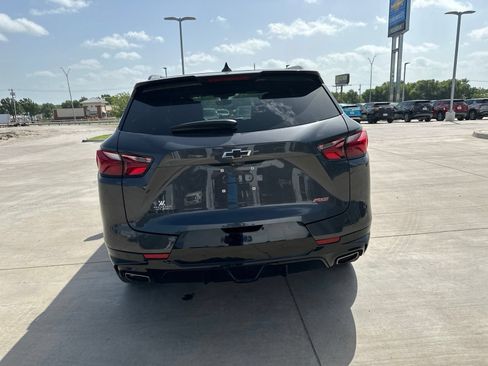 Used 2021 Chevrolet Blazer RS w/ Enhanced Convenience Package FWD image 4