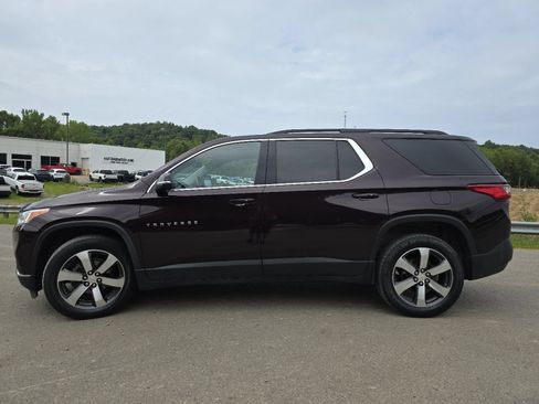Used 2021 Chevrolet Traverse LT w/ LT Premium Package AWD/4WD image 16