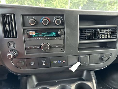 New 2025 Chevrolet Express 3500 Work Van w/ Power Convenience Package image 22
