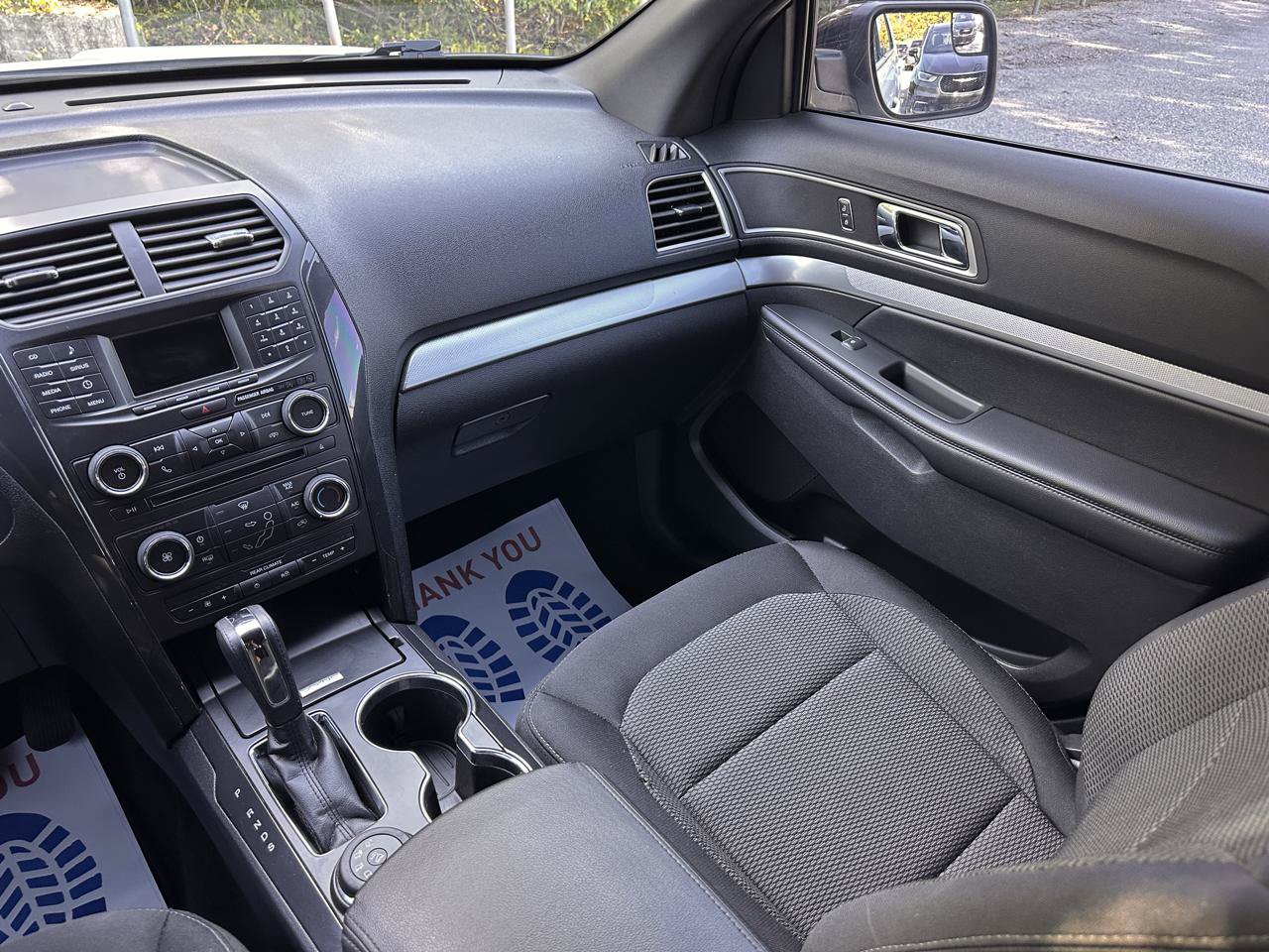 Used 2017 Ford Explorer XLT AWD/4WD image 18