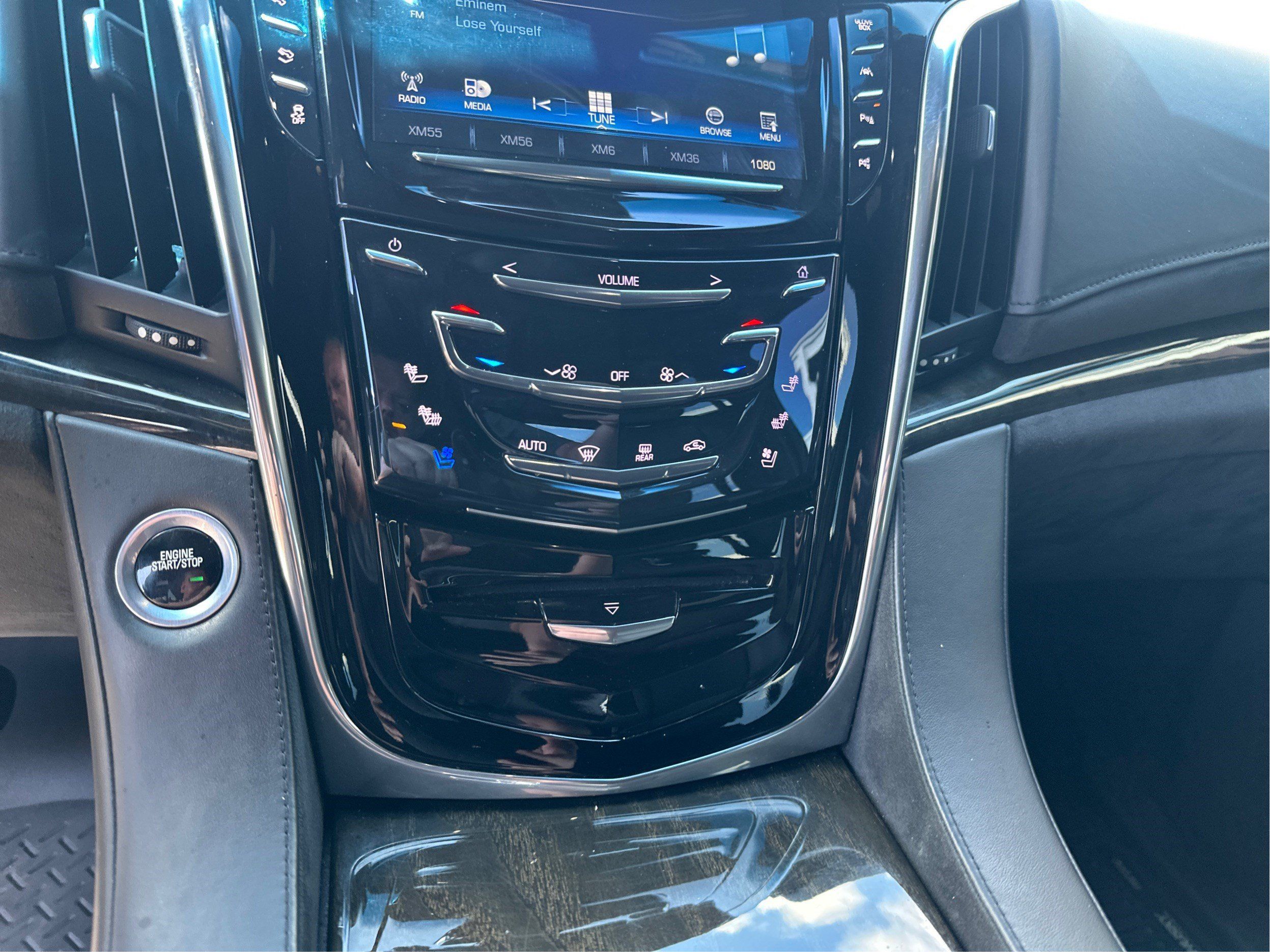 Used 2017 Cadillac Escalade Platinum AWD/4WD image 33