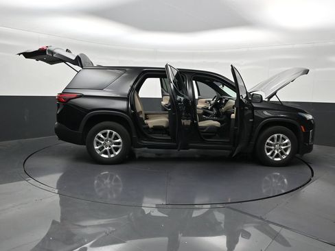 Used 2023 Chevrolet Traverse LS FWD image 33