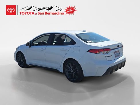 Certified 2025 Toyota Corolla SE w/ Convenience Package FWD image 3