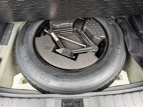 Used 2022 Toyota RAV4 Limited image 32