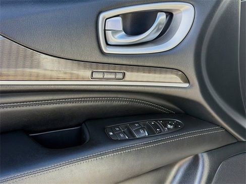 Used 2020 INFINITI QX60 Luxe w/ Essential Package image 17