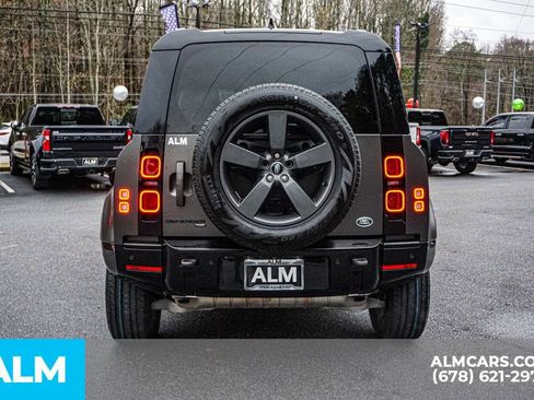Used 2023 Land Rover Defender 110 X-Dynamic SE image 11