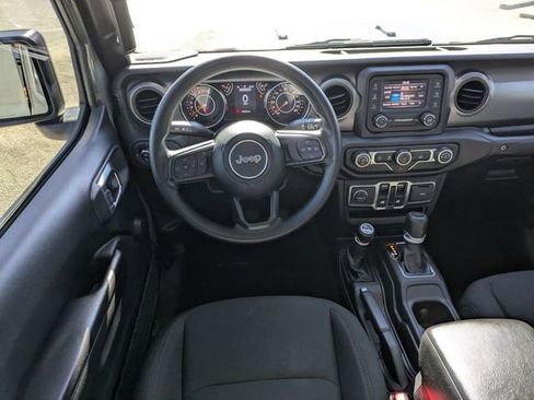 Used 2021 Jeep Gladiator Sport image 32